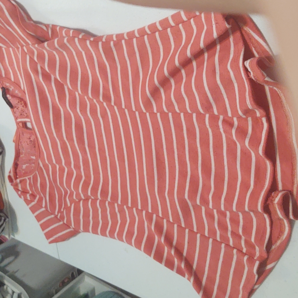 Peach top w/ bows & lace on the back (NEGOTIABLE)